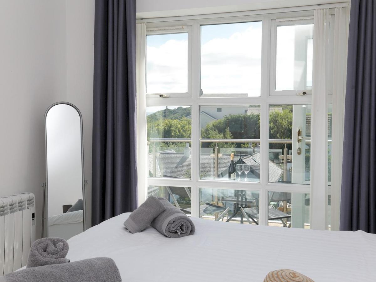 Pass The Keys 2 Bed Sea View Apartment With Balcony Parking Benllech Exterior foto