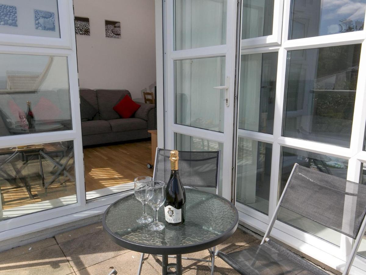 Pass The Keys 2 Bed Sea View Apartment With Balcony Parking Benllech Exterior foto